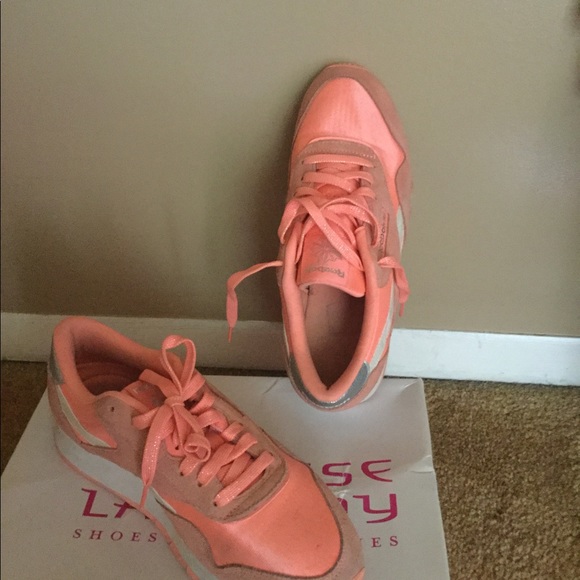 Reebok - Picture 2 of 4